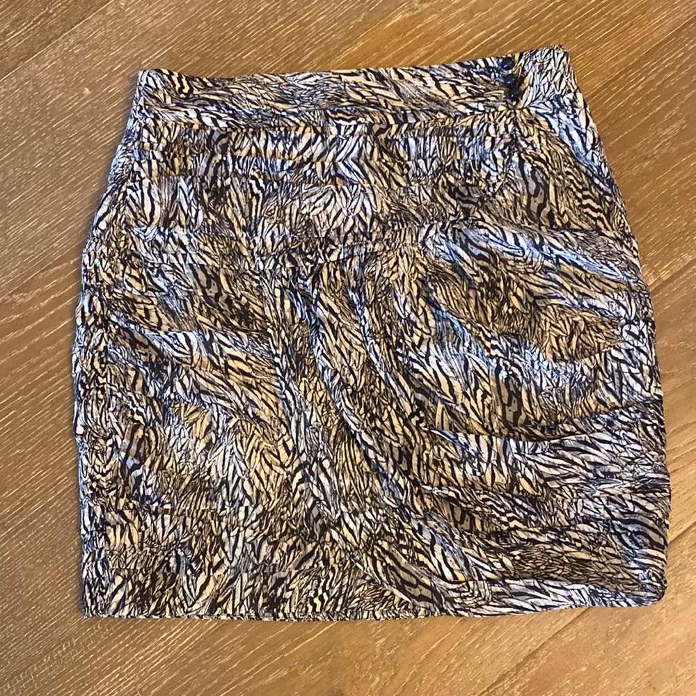 NWOT Anthropologie Leifsdottir Silk Textured Black Cream Mini Skirt Buttons 6 S